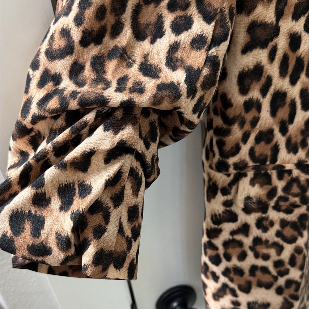 Leopard Print Women's Blazer - Picture 4 of 7
